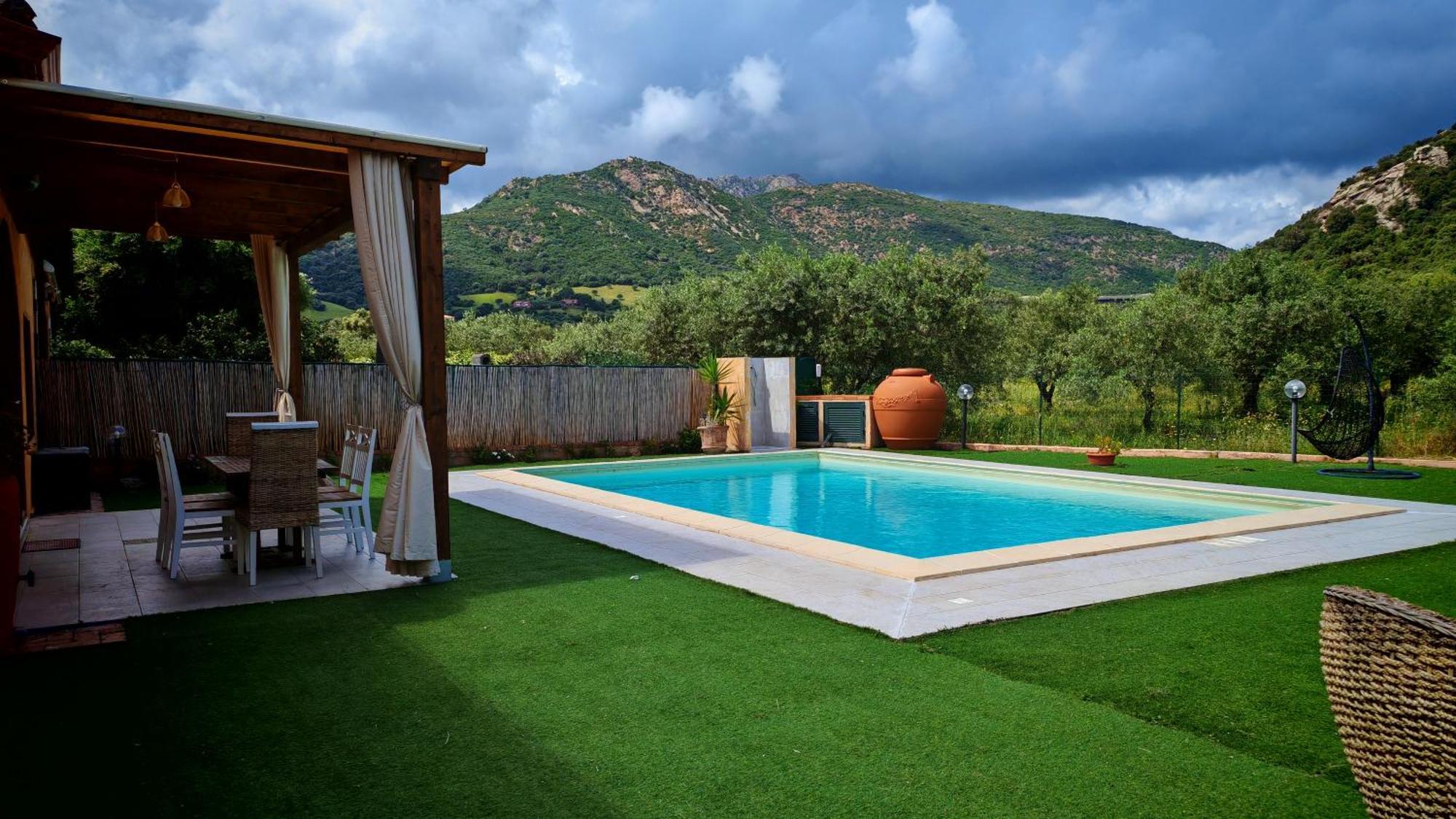 Villa Paola San Teodoro Con Piscina Privata Lu Lioni Eksteriør bilde
