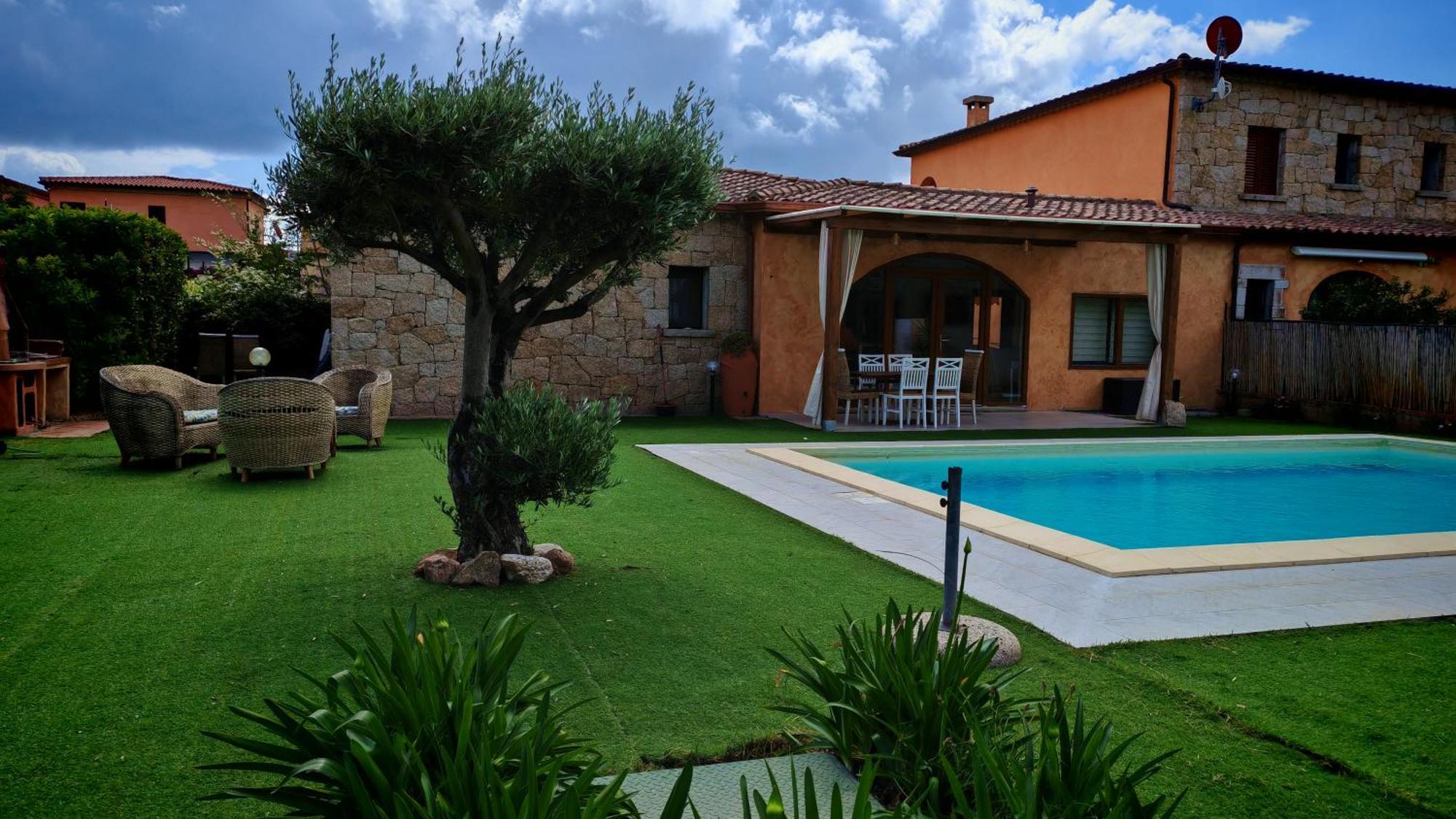 Villa Paola San Teodoro Con Piscina Privata Lu Lioni Eksteriør bilde