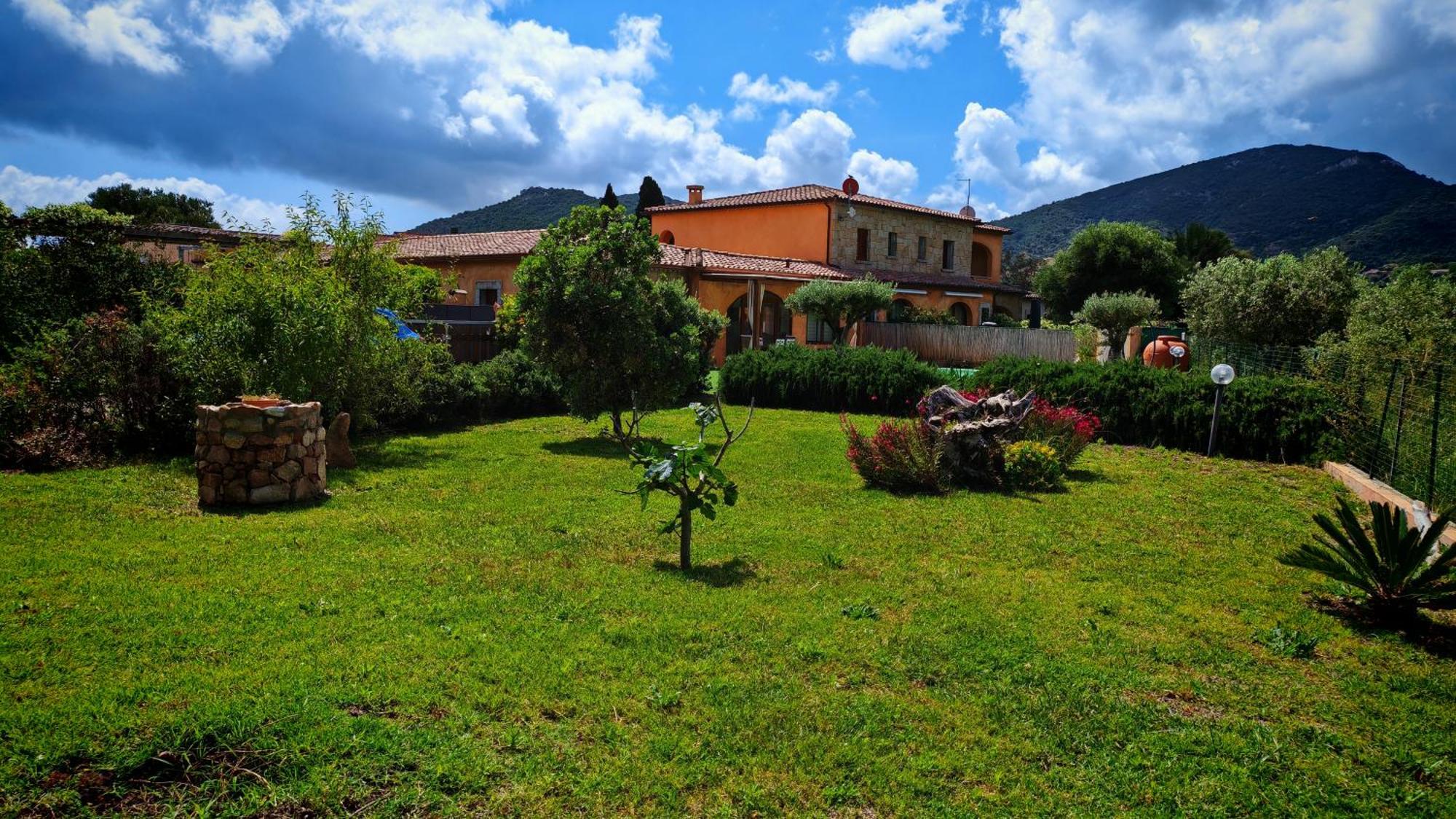 Villa Paola San Teodoro Con Piscina Privata Lu Lioni Eksteriør bilde